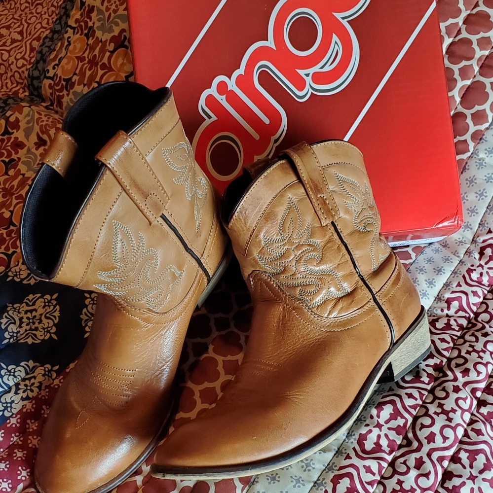 Dingo Cowgirl Booties Wms size 9.5